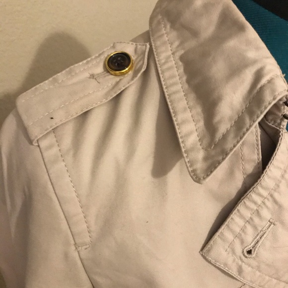 Banana Republic Trench Coat - Picture 4 of 8